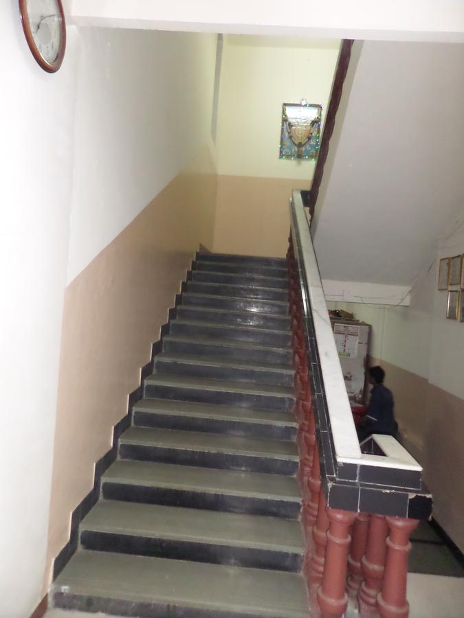 Chalukya Deluxe Hotel Colhapur Exterior foto